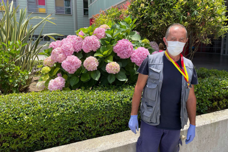 jardinero-hospital-juan-jose-corpas-4
