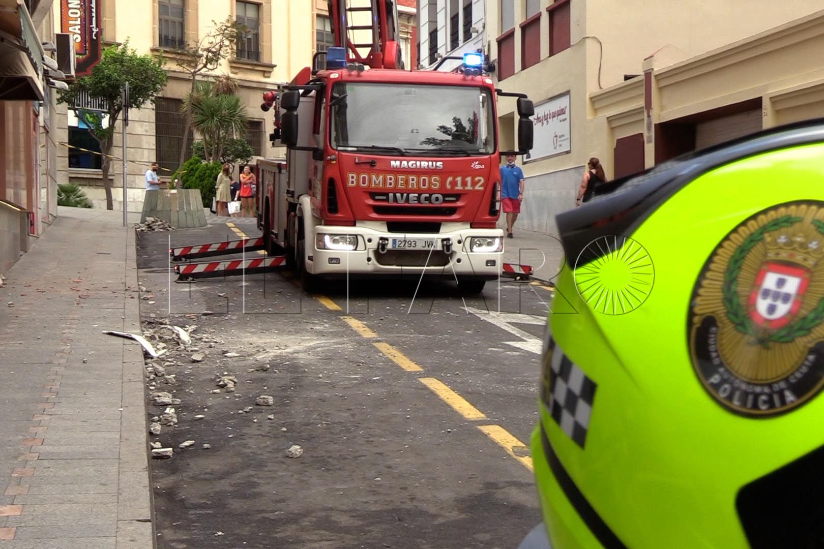 desprendimiento-cascotes-bomberos5