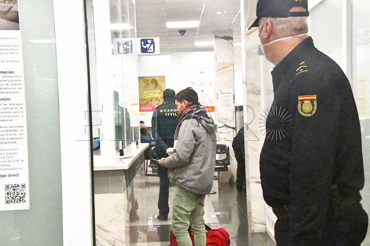 policia-nacional-guardia-civil-puerto