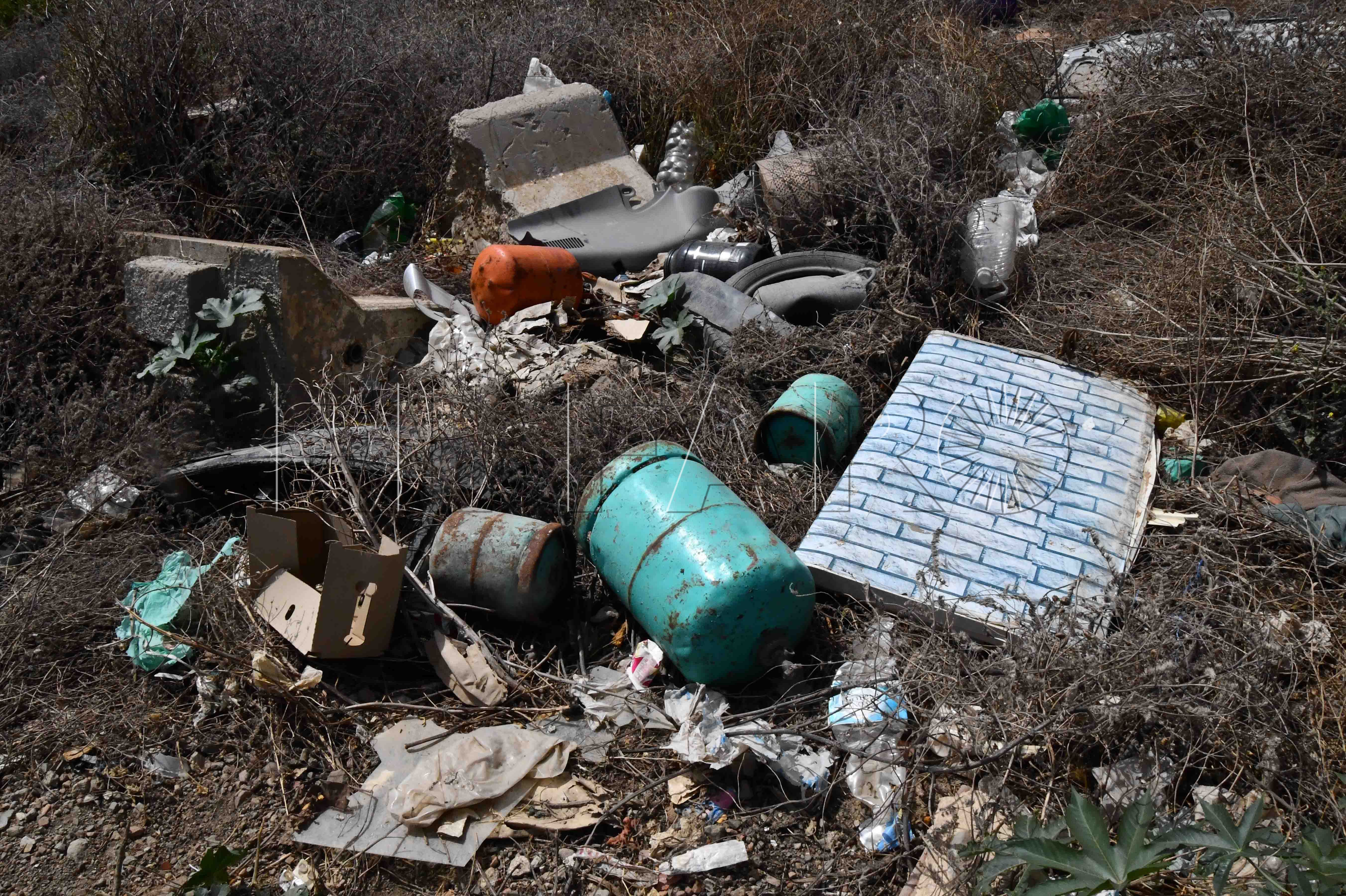 bombonas-marruecos-abandonadas