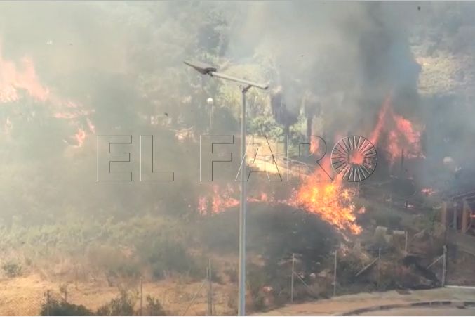 incendio-llamas-urbanizacion-colina-1