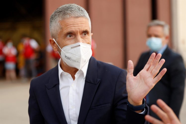https://voggar.elfarodeceuta.es/marlaska-perder-titulo-derecho-como-defiende-devoluciones-menores/