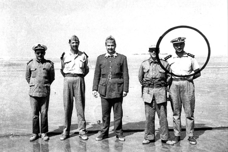 oficiales-infantería-marina-aaiun-capitán-pedro-galiana-garmilla