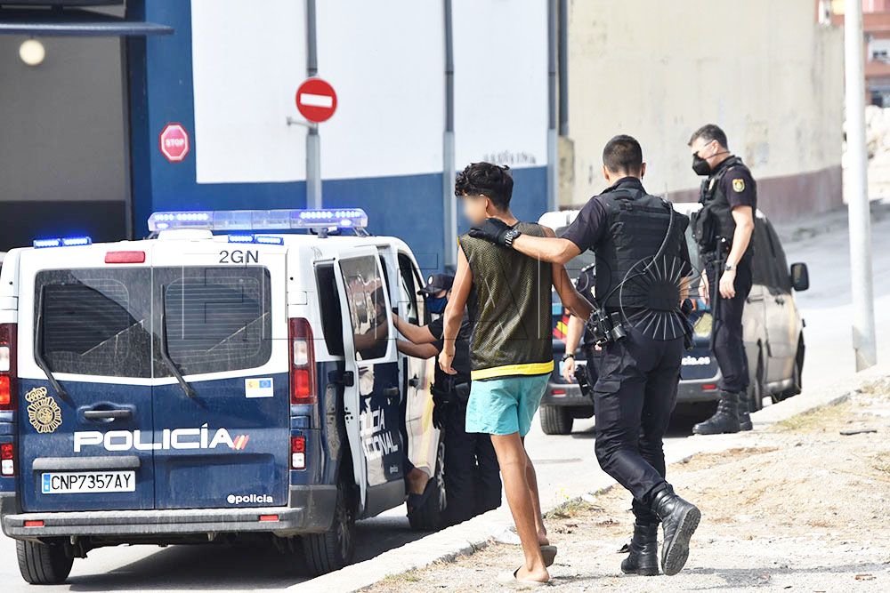 policia-nacional-inmigrantes-escolleras-29