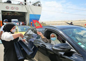 regreso-marroquies-bandera-marruecos-barco