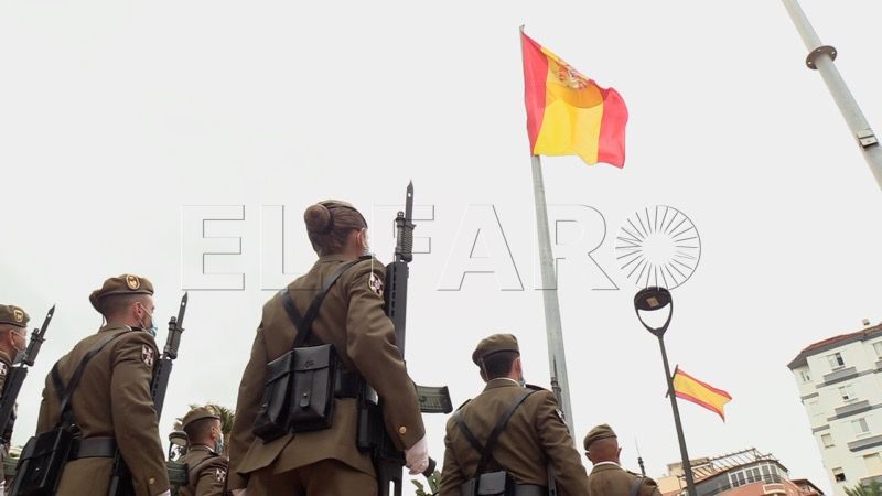 izado-bandera-fiesta-nacional--025
