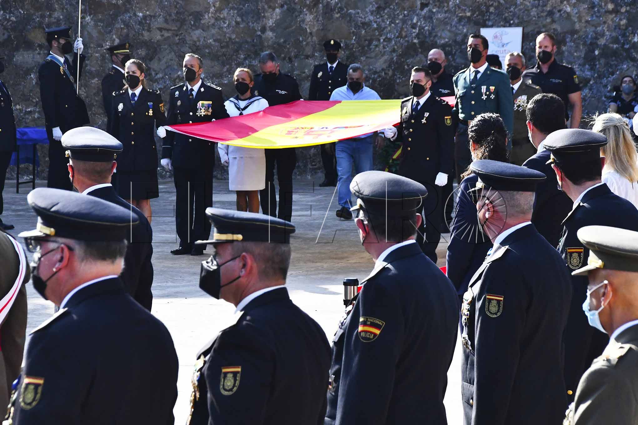 policia-nacional-bandera