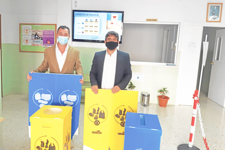 reparto-material-reciclaje-plastico-papel-centros-educativos-1