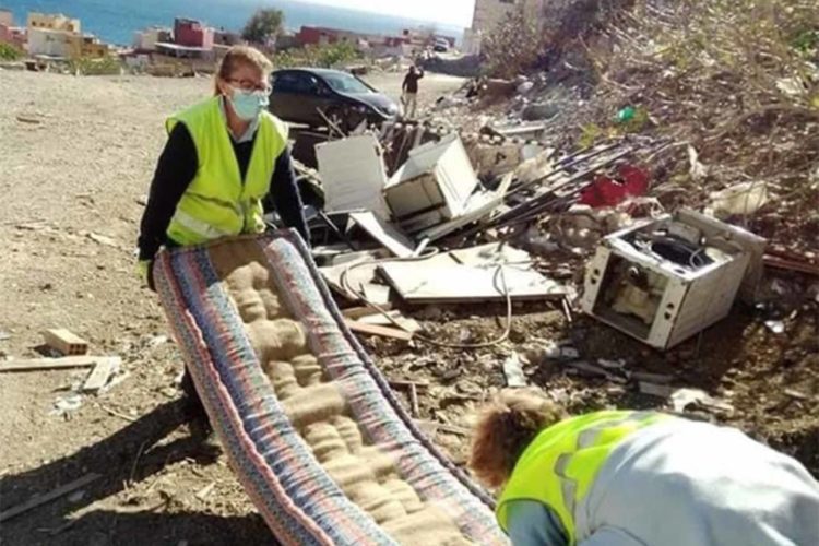 limpieza-arcos-quebrados-punto-negro-contaminacion