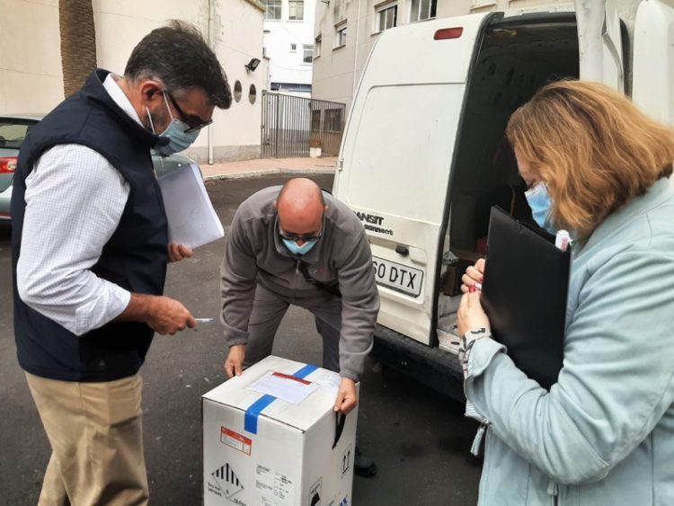 llegan-ceuta-vacunas-pediatricas-pfizer-menores-008