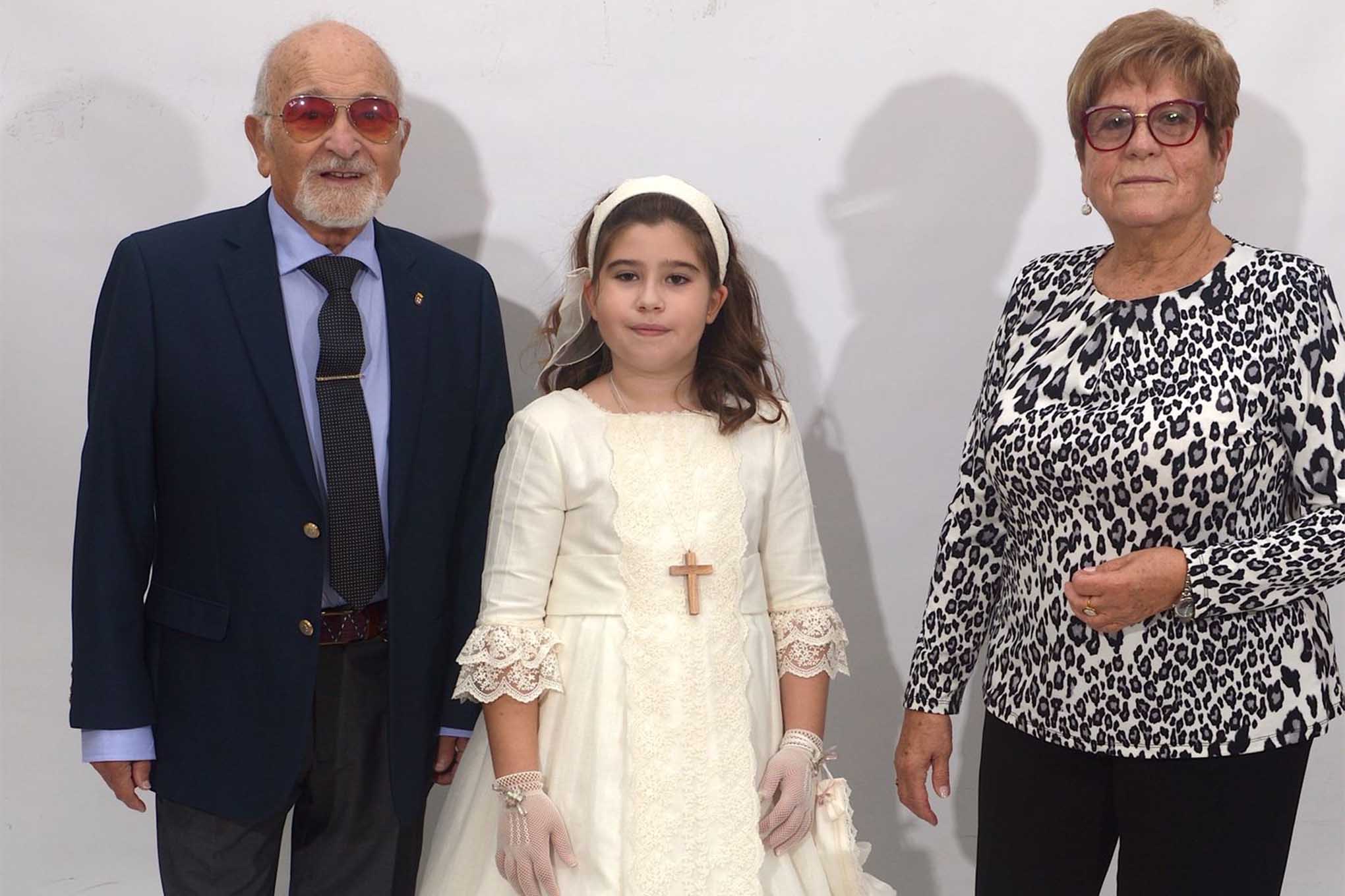 gracias-abuela-por-hacernos-felices