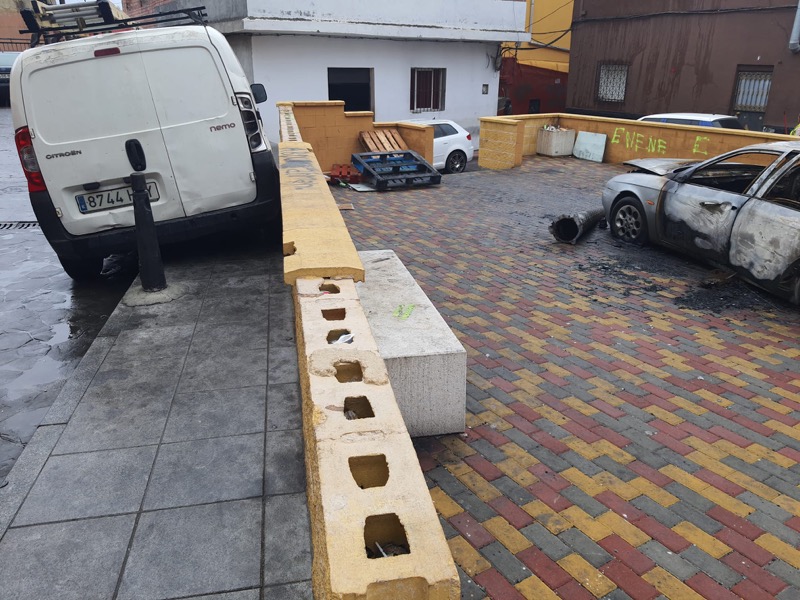plaza-principe-coche-calcinado-002