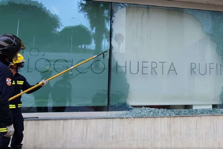 rotura-cristal-biblioteca-huerta-rufino