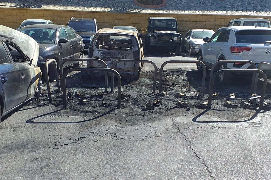 coches-calcinados-plazoleta-rosales2