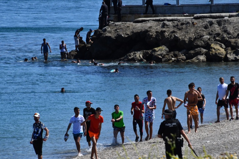 crisis-migratoria-espigon-ceuta-002