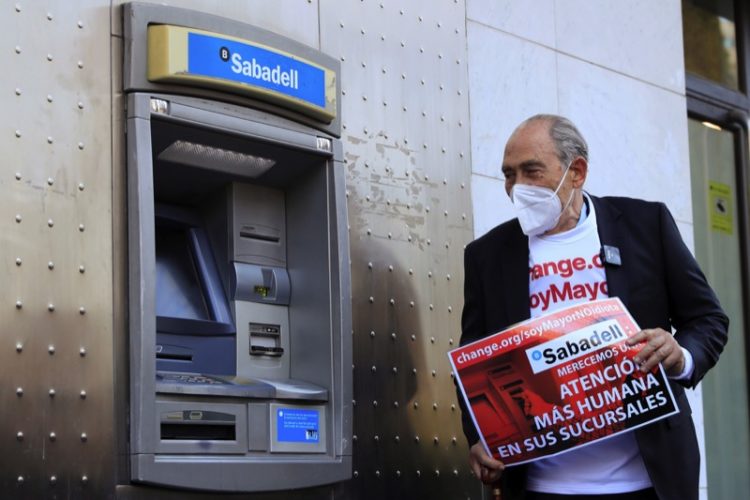 dificultades-mayores-banca-online-juan-amado-001