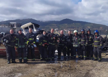 equipo-seis-bomberos-incendio-muelle-poniente