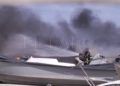 fuego-bomberos-lanchas-puerto-005