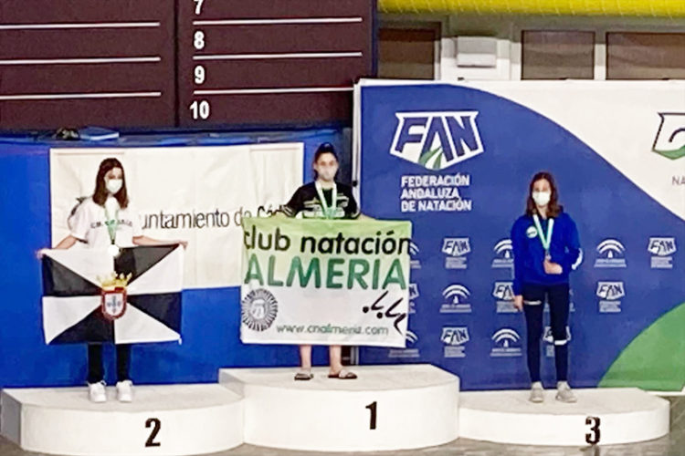 lara-gallardo-natacion
