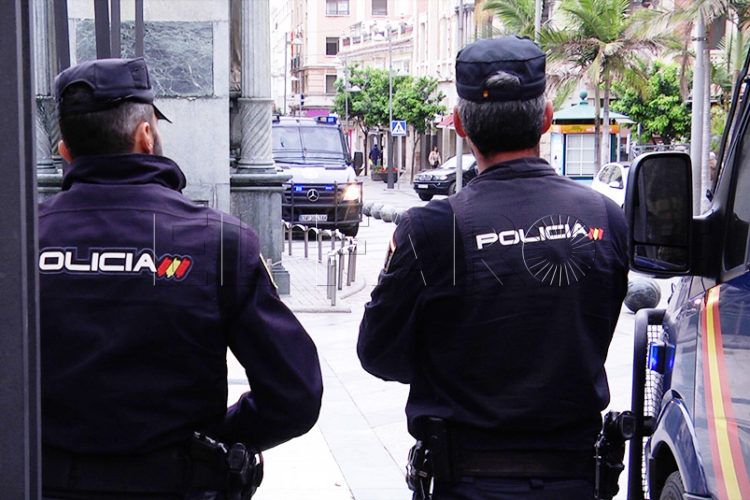 policia-nacional-plaza-reyes