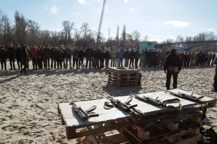 Open military exercise for civilians in Kiev