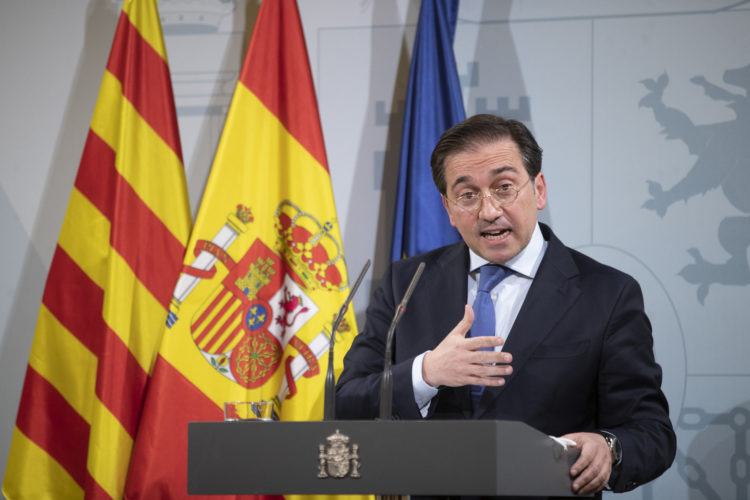 Albares asegura que España apoya el plan de autonomía para el Sahara de 2007