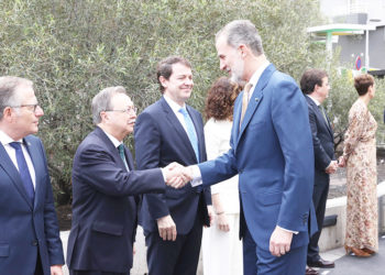 juan vivas saluda al rey felipe VI