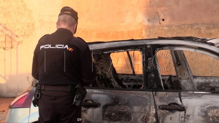 policia-nacional-coche-quemado