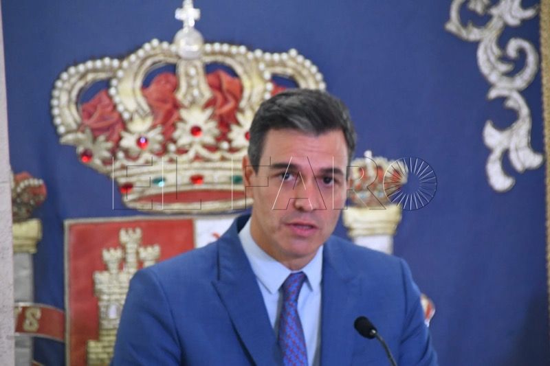 vivas-pedro-sanchez-visita-ceuta-palacio-asamblea-001