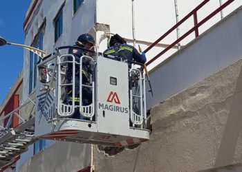 bomberos-fachada-jefatura-policia-nacional-002