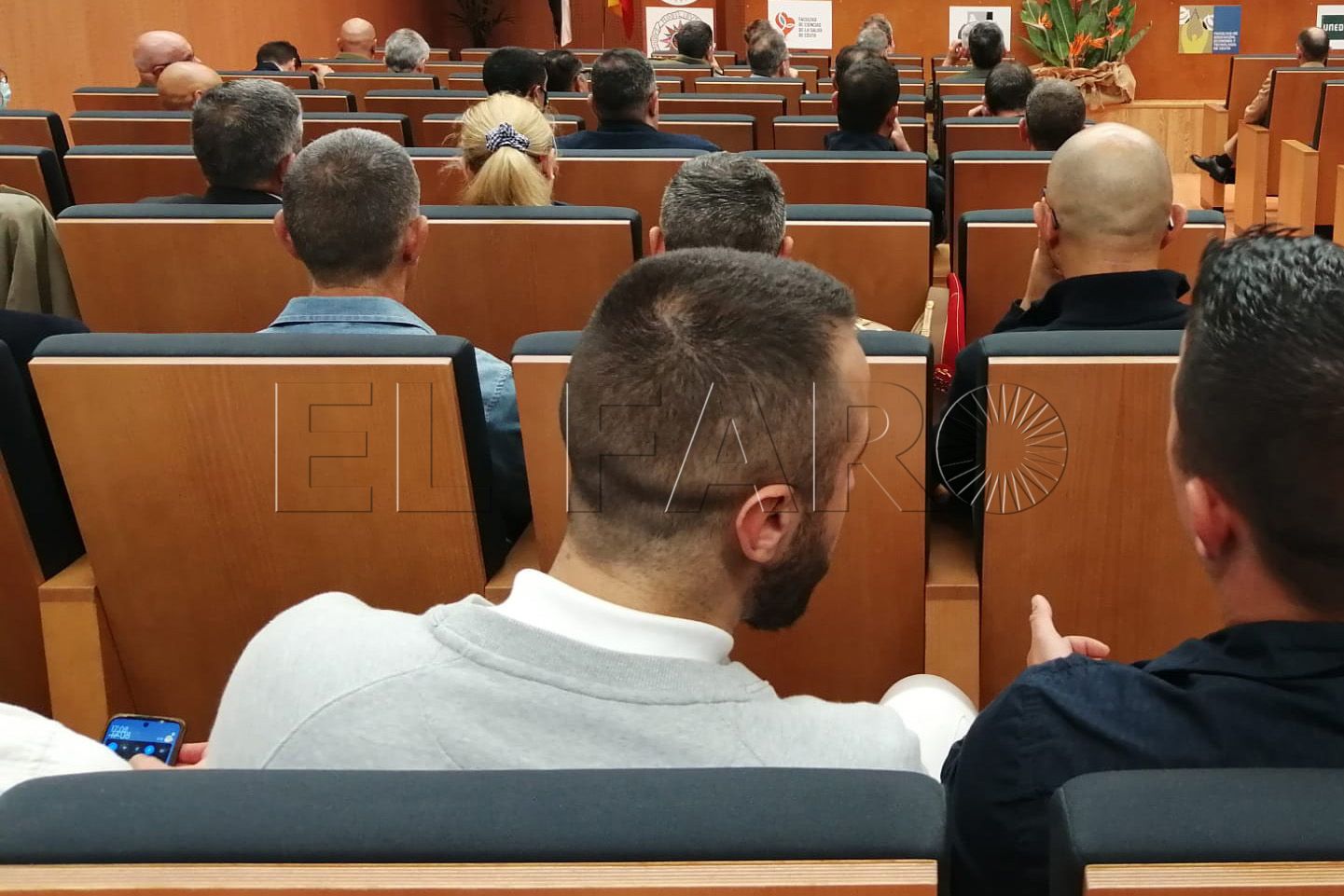 charla-uned-2