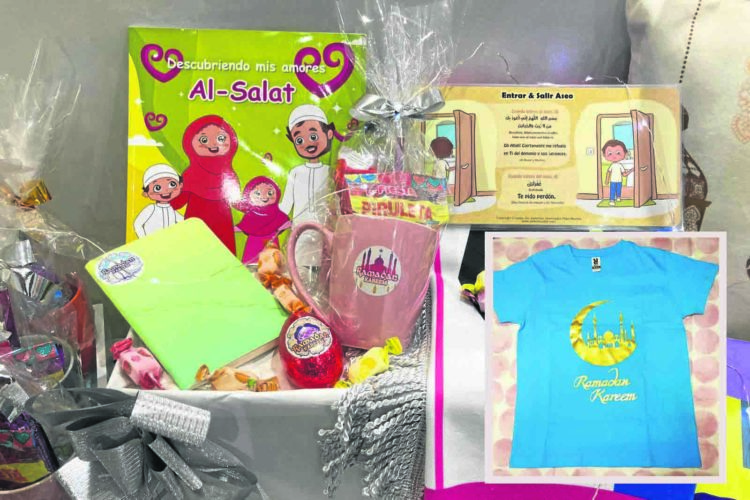 montaje-cestas-camisetas-ramadan-mujeres-anonimas