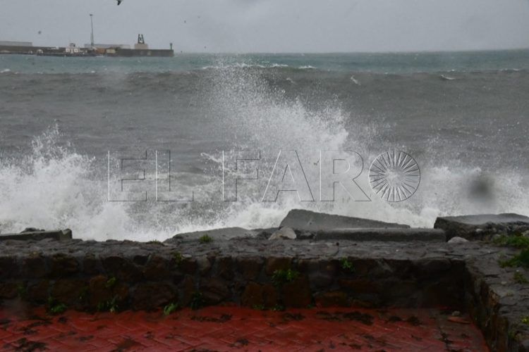 temporal-levante-oleaje-mar-008