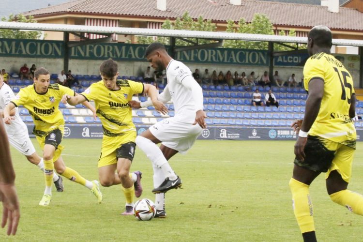 adceuta-gana-encuentro-navalcarnero