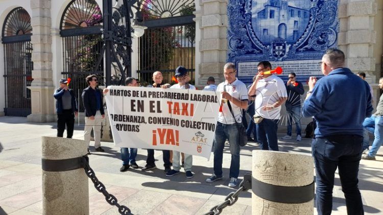 asalariados-taxi-concentracion-ayuntamiento-003