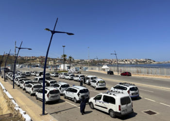 castillejos-marruecos-frontera - taxis (2)