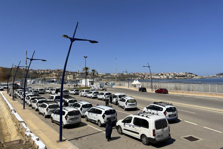 castillejos-marruecos-frontera - taxis (2)