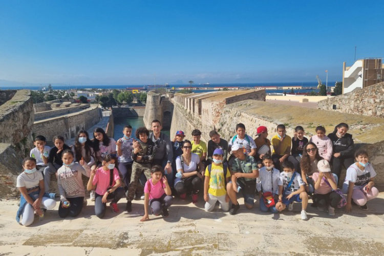 visita-puerta-califal-menores-cruz-blanca-001