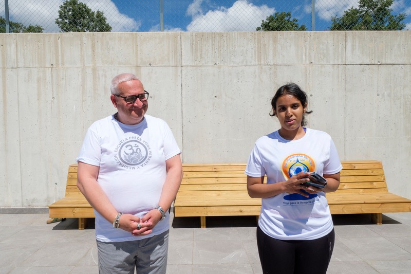 dia-internacional-yoga-comunidad-hindu-003