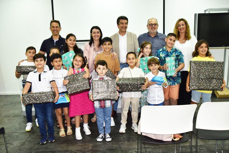 premios-imserso-ninos-dibujo-abuelos-58