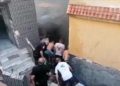 vecinos-policia-sofocan-incendio-casa-principe-005