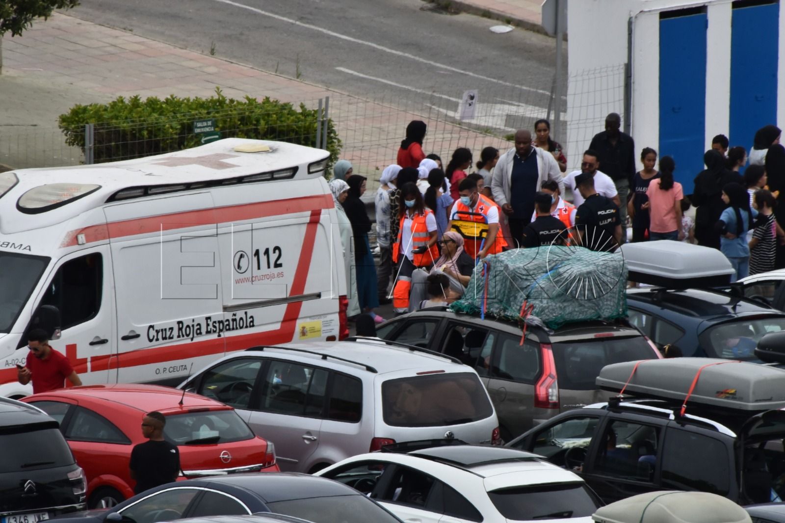 ambulancia-cruz-roja-explanada-loma-colmenar-ope