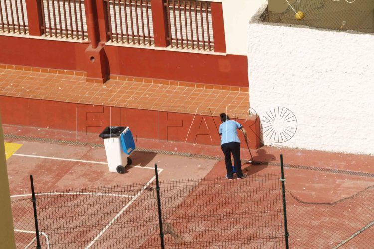 limpiadora-colegio
