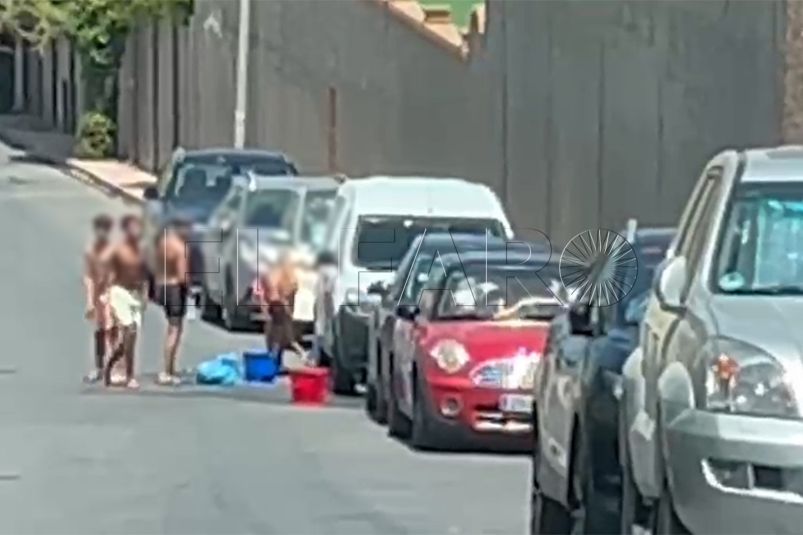 menores-limpiar-coches