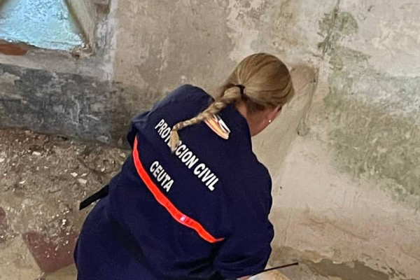voluntarios-proteccion-civil-unidad-canina-rescate-inmigrante-009