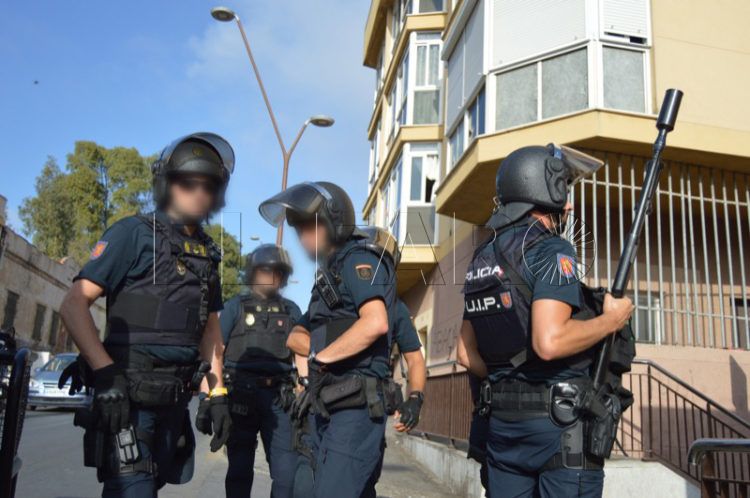 Registro-policia-nacional-los-rosales-016