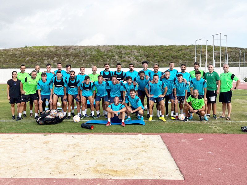 ceuta-estrena-cesped-natural-pista-atletismo-046