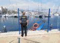 guardia-civil-embarcacion-quemada-puerto-deportivo