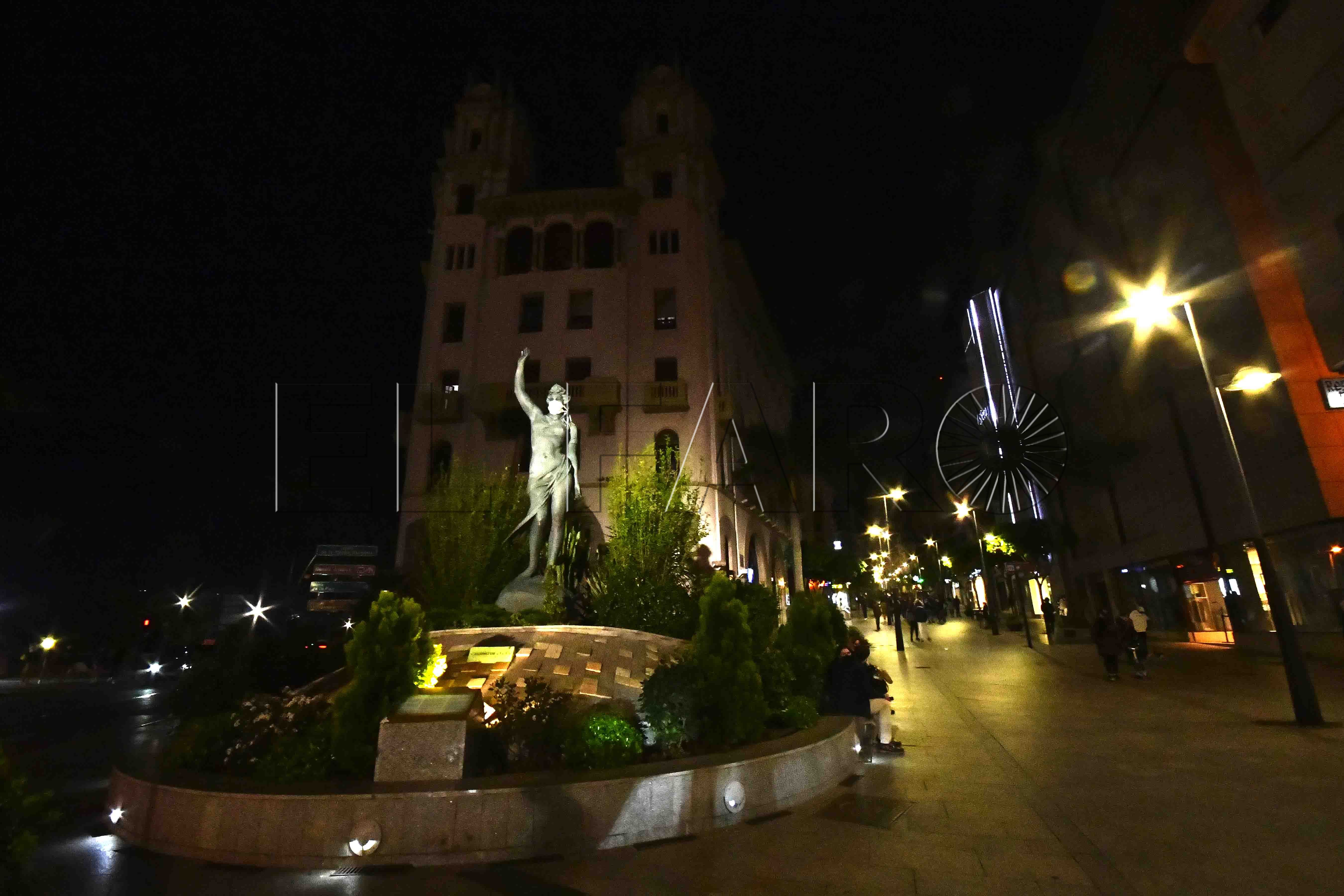 luz-noche-revellin