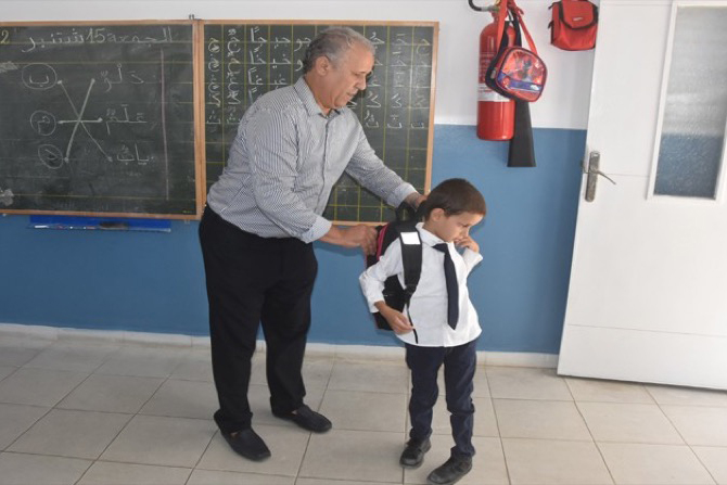 alumnos-tetuan-reciben-mochilas-colegios-marruecos-004